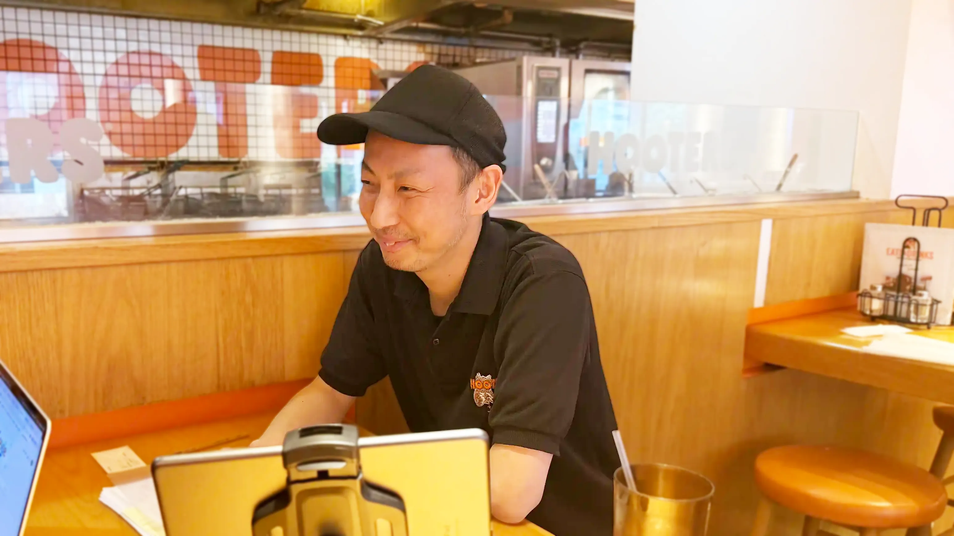 HOOTERS銀座 インタビュー写真