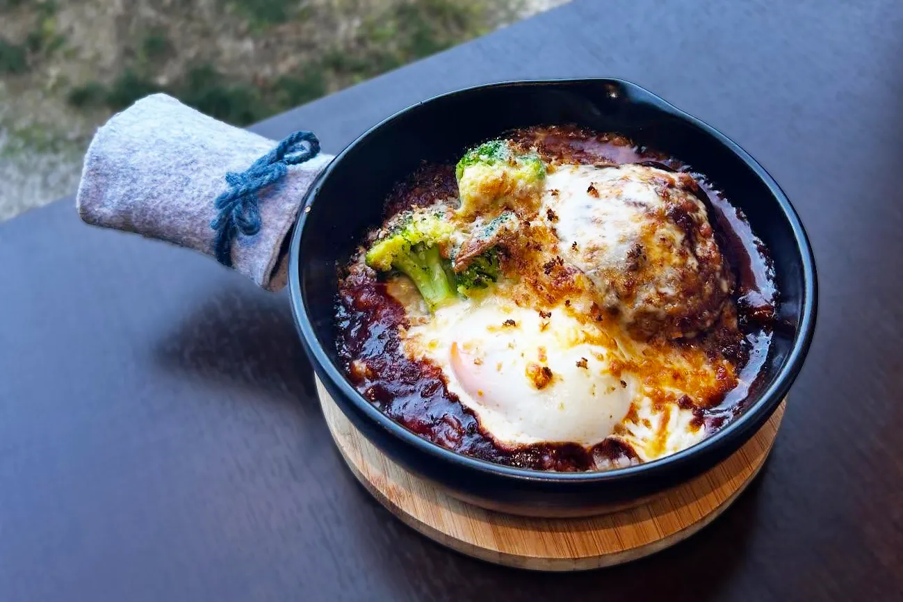 珈乃香 チーズと半熟卵の鉄板焼き料理